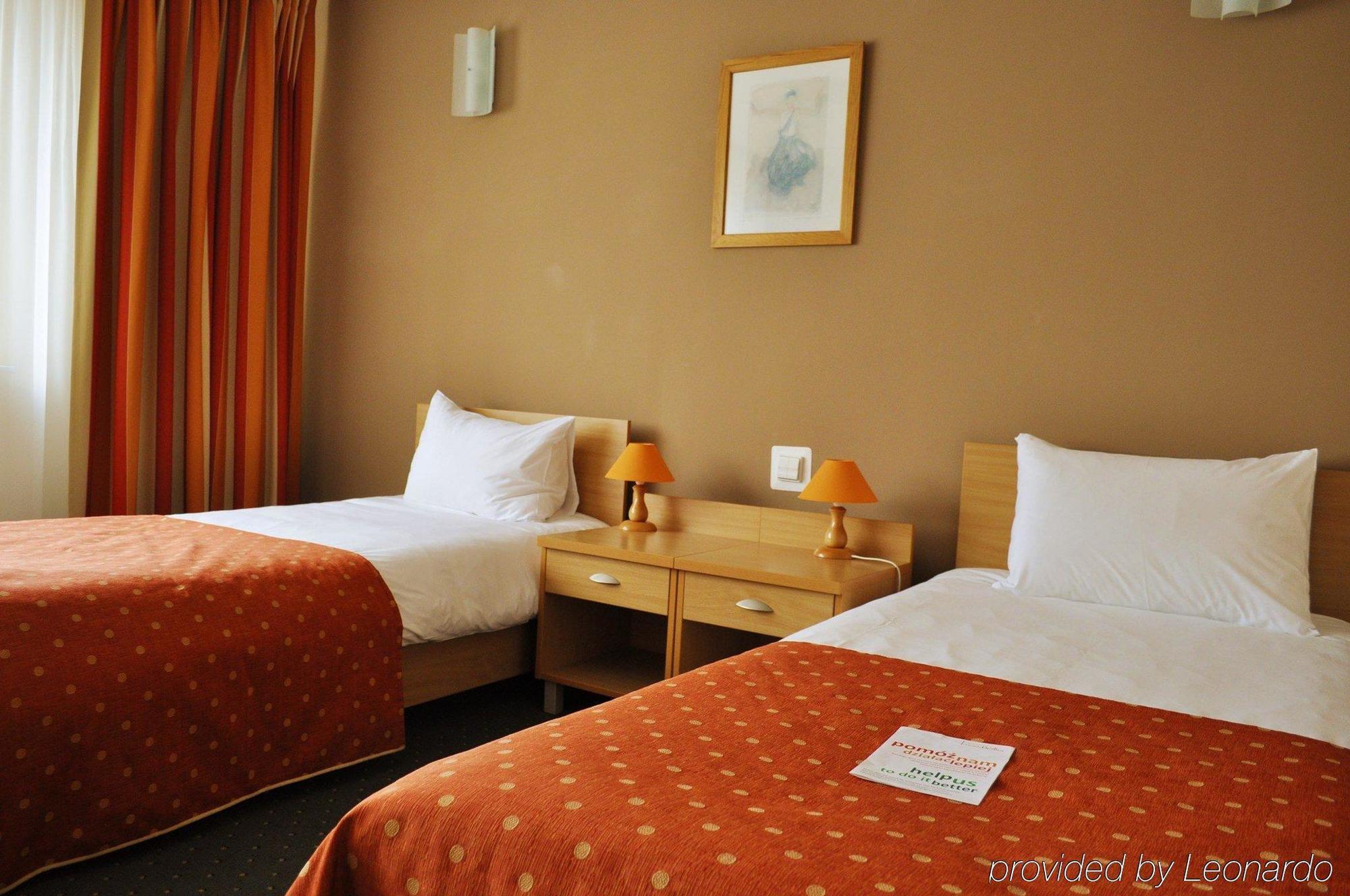 Hotel Wilanow Warszawa By Desilva Kültér fotó
