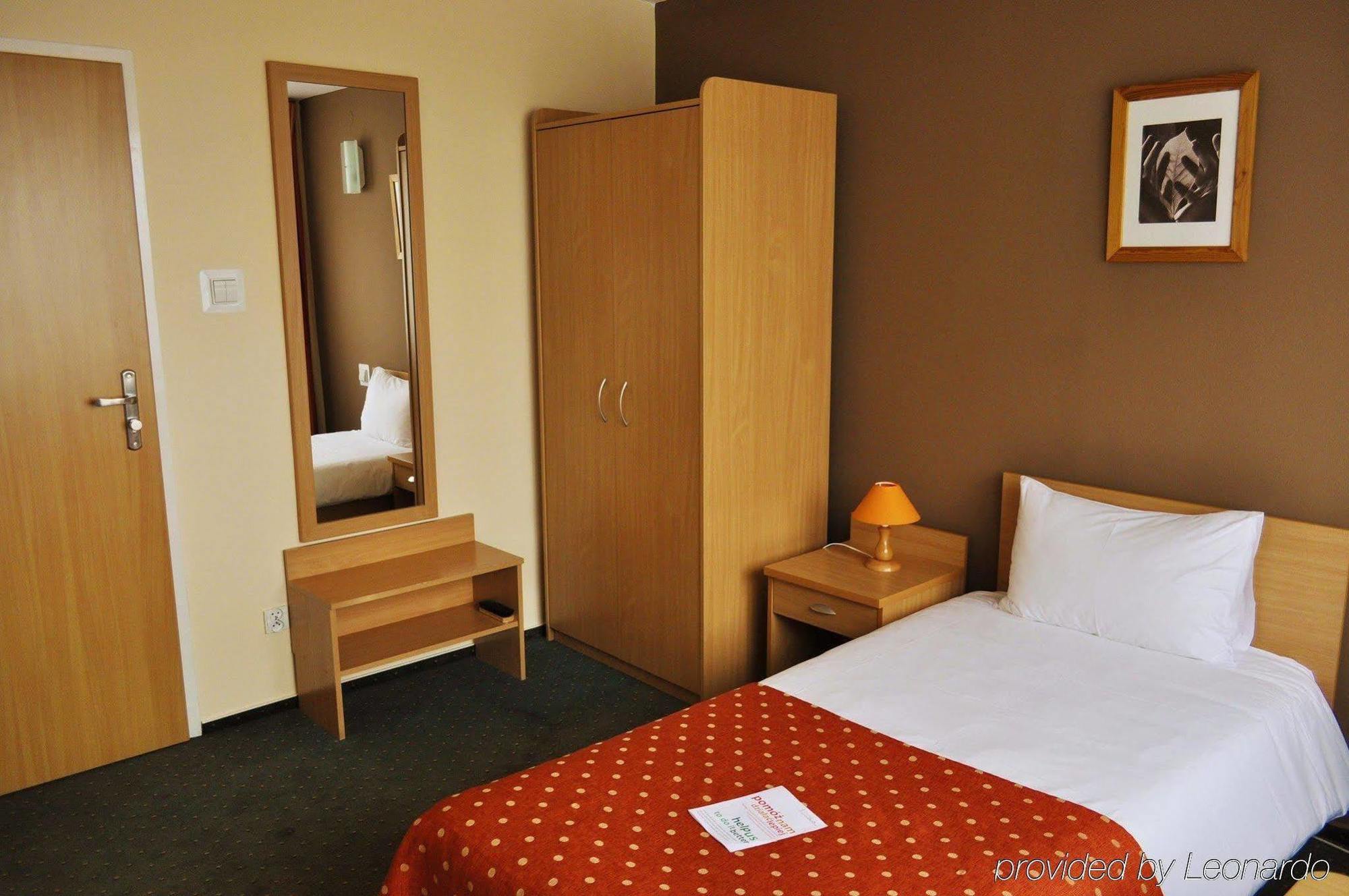 Hotel Wilanow Warszawa By Desilva Kültér fotó